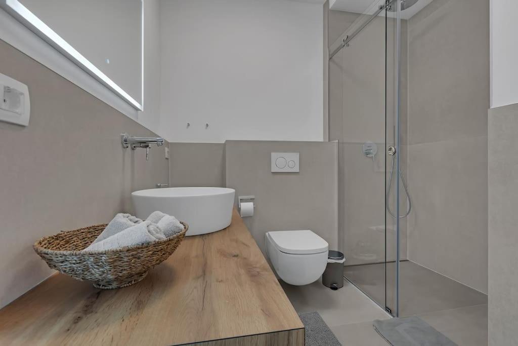 Apartman Delux With Private Pool - Makarska Exklusiv ทูแชพี ภายนอก รูปภาพ