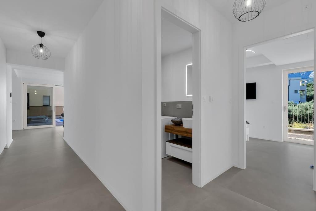 Apartman Delux With Private Pool - Makarska Exklusiv ทูแชพี ภายนอก รูปภาพ