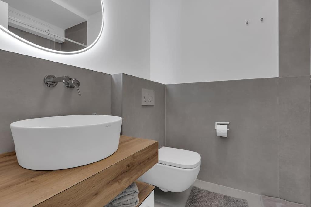 Apartman Delux With Private Pool - Makarska Exklusiv ทูแชพี ภายนอก รูปภาพ