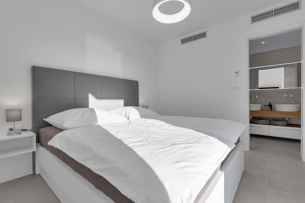 Apartman Delux With Private Pool - Makarska Exklusiv ทูแชพี ภายนอก รูปภาพ